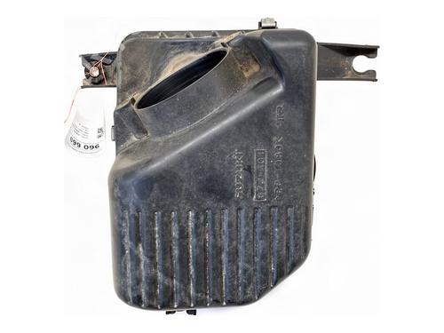 Used Air filter box Air filter box SUZUKI GRAND VITARA II (JT, TE, TD) 1.9 DDiS All-wheel Drive (JT419, TD44, JB419WD, JB419XD,... (129 hp) 40033192 40033192