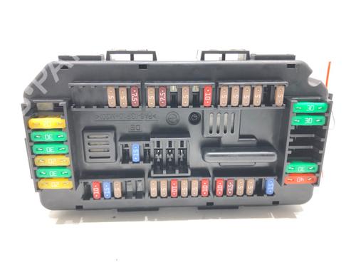 Used Fuse box Fuse box 39284358 39284358