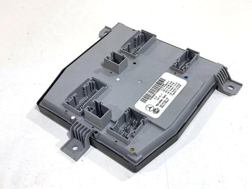 Used Fuse box Fuse box 39335617 39335617