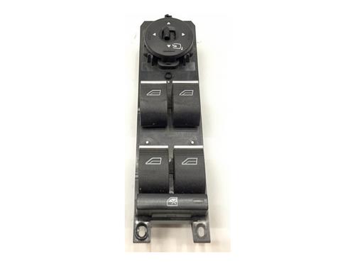 switch-ford-b-max-jk-2012-39360954 main image