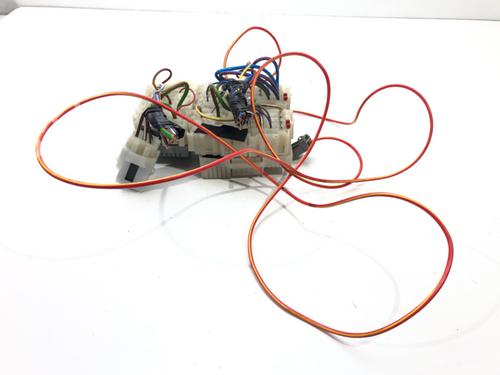 Used Fuse box Fuse box 39274389 39274389