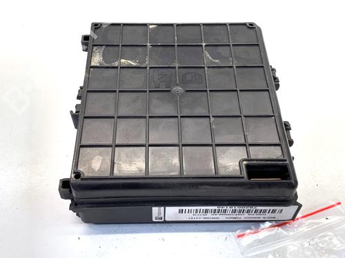 Used Fuse box Fuse box 39329163 39329163