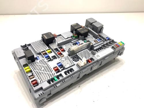 Used Fuse box Fuse box 39341167 39341167