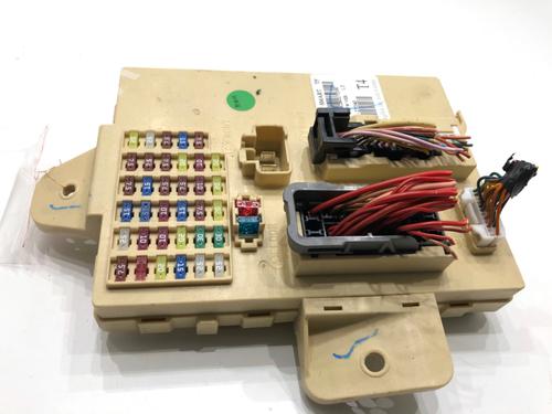 Used Fuse box Fuse box 39320801 39320801