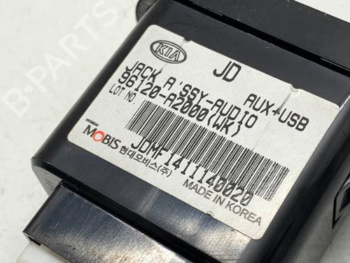 Módulo eletrónico KIA CEE'D Combi Van (JD) 1.6 CRDi | BP39417559M83 - Image 3