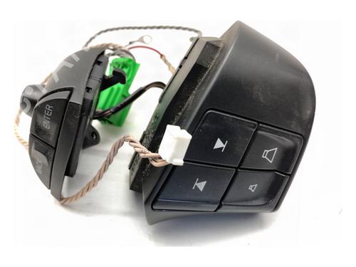 Used Steering wheel controls Steering wheel controls VOLVO S40 II (544) 2.0 D (136 hp) 40488750 40488750