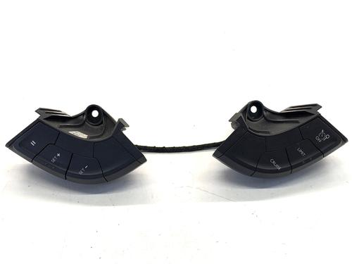 steering-wheel-controls-peugeot-508-i-8d_-2010-2011-2012-2013-2014-2015-2016-2017-2018-39325615 main image