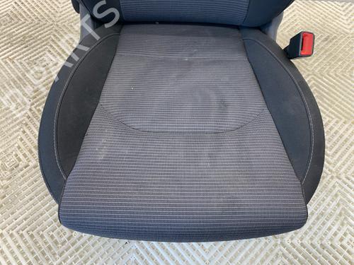 Right front seat HYUNDAI i30 Estate (PDE) 1.0 T-GDI | BP39339270C16 - Image 3