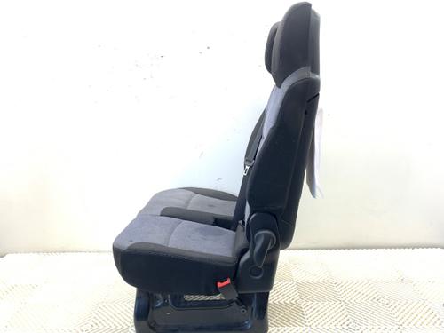 Right front seat OPEL VIVARO B Platform/Chassis (X82) 1.6 CDTI (03) | BP40558364C16 - Image 4