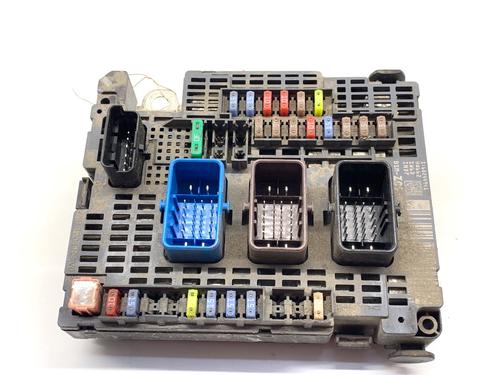 Used Fuse box Fuse box 39340493 39340493