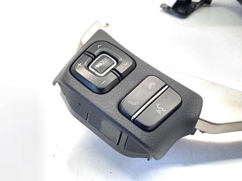 Steering wheel controls LEXUS IS III (_E3_) 300h (AVE30_, AVE30R) | BP39329300E15 - Image 2