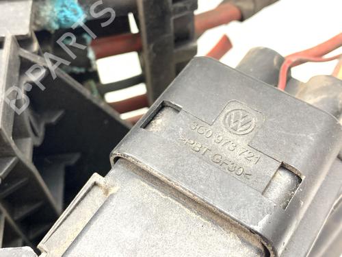Fuse box SKODA SUPERB II (3T4) 2.0 TDI | BP40033578E1 - Image 5