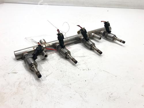 injection-rail-audi-a4-b8-8k2-2007-2008-2009-2010-2011-2012-2013-2014-2015-2016-2017-39272175 main image