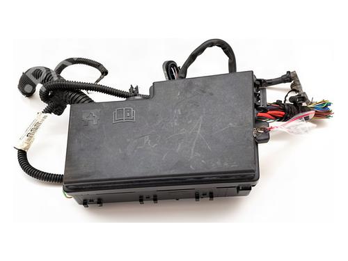 Used Fuse box Fuse box 39374580 39374580
