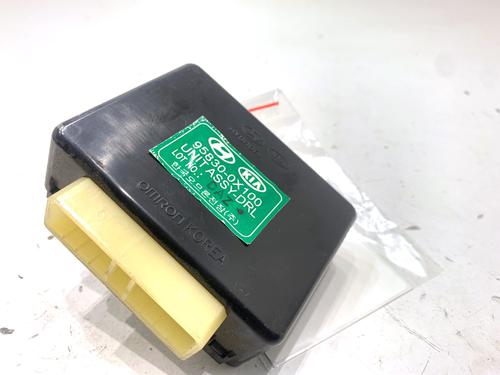 electronic-module-hyundai-i10-i-pa-2007-2008-2009-2010-2011-2012-2013-2014-2015-2016-2017-2018-39328229 main image