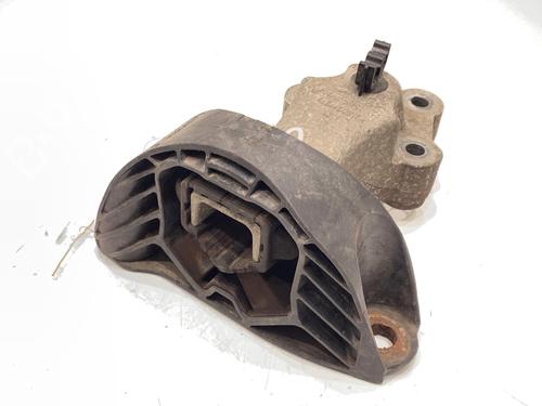 engine-mount-renault-clio-iv-bh_-2012-2013-2014-2015-2016-2017-2018-2019-2020-2021-39299839 main image