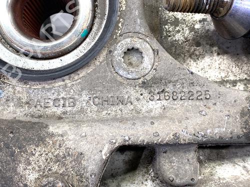Left front steering knuckle VOLVO S90 II (234) T8 Hybrid AWD | BP39317803M25 - Image 4