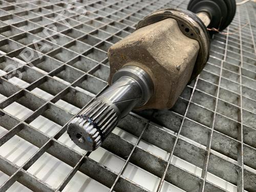 Left front driveshaft VOLVO V40 Hatchback (525) D3 | BP39543353M38 - Image 2