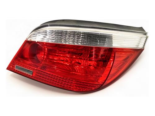 right-taillight-bmw-5-e60-2001-2002-2003-2004-2005-2006-2007-2008-2009-2010-39371161 main image
