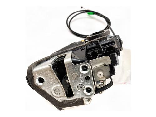 rear-left-lock-toyota-verso-_r2_-2009-2010-2011-2012-2013-2014-2015-2016-2017-2018-39375845 main image