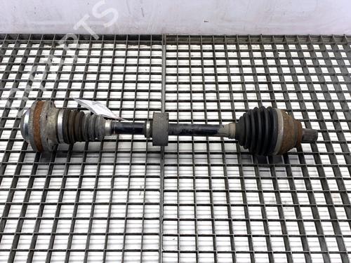 Used Left front driveshaft Left front driveshaft VW GOLF VII (5G1, BQ1, BE1, BE2) e-Golf (115 hp) 39319335 39319335
