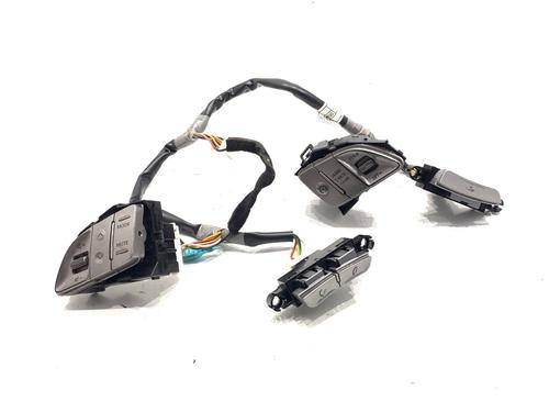 Used Steering wheel controls Steering wheel controls HYUNDAI ix35 (LM, EL, ELH) 2.0 (163 hp) 39351818 39351818