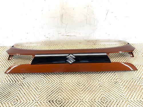tailgate-trim-suzuki-s-cross-2022-39290701 main image