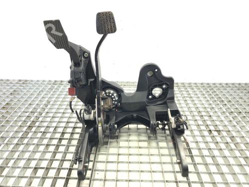 Used Pedal Pedal 39272751 39272751