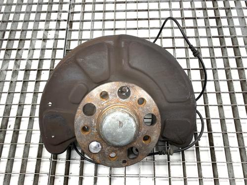 right-front-steering-knuckle-mercedes-benz-e-class-w212-2009-2010-2011-2012-2013-2014-2015-2016-39340728 main image