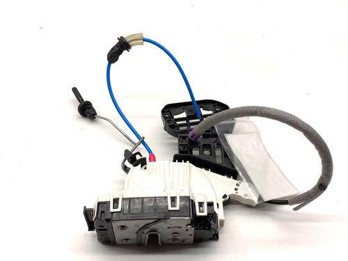 rear-right-lock-mercedes-benz-gla-class-x156-2013-2014-2015-2016-2017-2018-2019-2020-2021-2022-39333905 main image