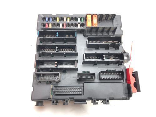 Used Fuse box Fuse box 39279387 39279387