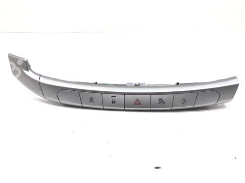 warning-switch-fiat-tipo-hatchback-356_-357_-2016-39286687 main image