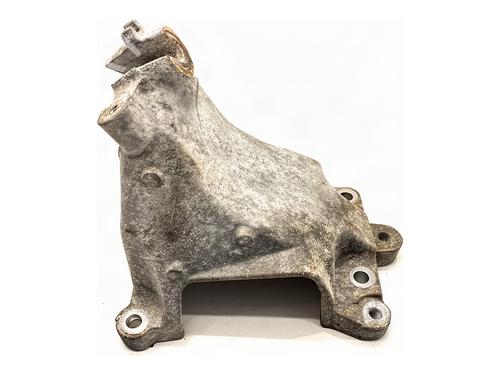 Used Engine mount Engine mount MERCEDES-BENZ E-CLASS (W212) E 400 4-matic (212.067) (333 hp) 40250527 40250527