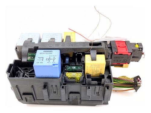 Used Fuse box Fuse box 39356030 39356030