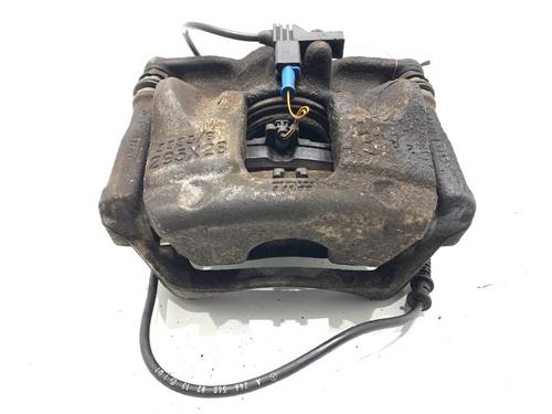 right-front-brake-caliper-mercedes-benz-a-class-w176-2012-2013-2014-2015-2016-2017-2018-39319677 main image