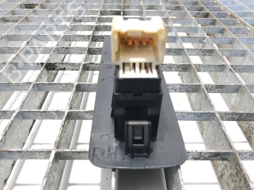 Switch SUBARU FORESTER (SF_) 2.0 S Turbo AWD (SF5) | BP39286284I30 - Image 3