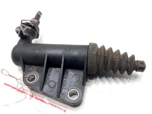 Used Clutch slave cylinder Clutch slave cylinder 39332113 39332113