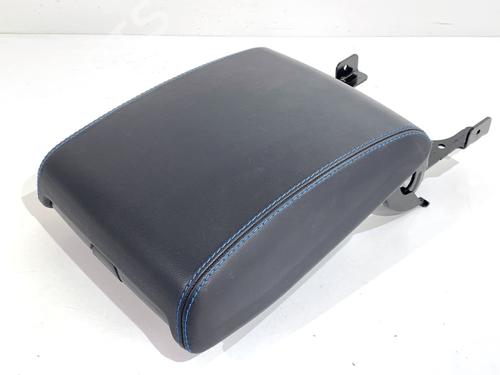 Armrest / Center console JAGUAR E-PACE (X540) 2.0 D180 AWD | BP39324685I20 - Image 2