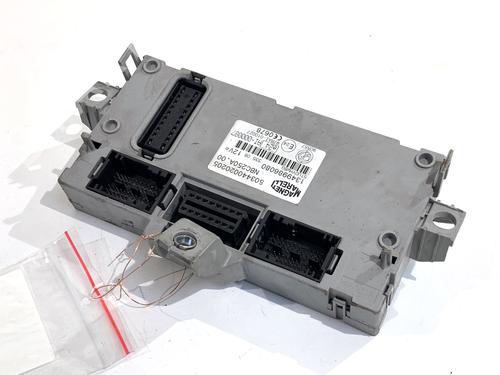 Used Fuse box Fuse box 39349893 39349893