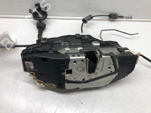 front-right-lock-mercedes-benz-s-class-w221-v221-2005-2006-2007-2008-2009-2010-2011-2012-2013-39271808 main image