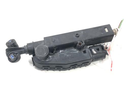 headlight-washer-audi-a8-d3-4e2-4e8-2002-2003-2004-2005-2006-2007-2008-2009-2010-39274837 main image