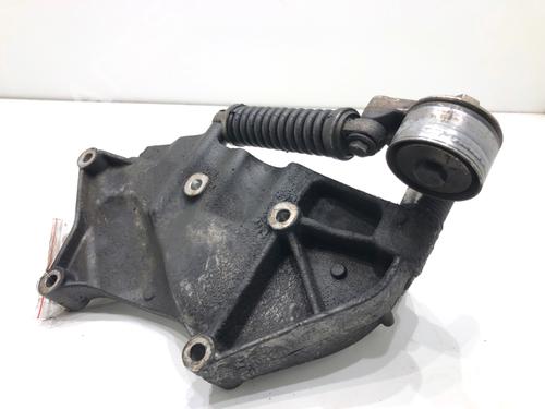Soporte Soporte SUZUKI GRAND VITARA II (JT, TE, TD) 1.9 DDiS All-wheel Drive (JT419, TD44, JB419WD, JB419XD,... (129 hp) 39313773 39313773