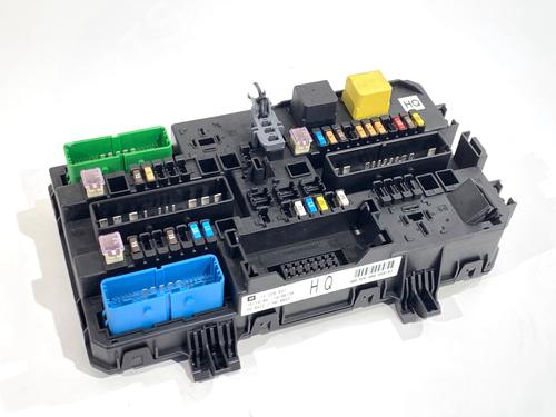 Used Fuse box Fuse box 39319030 39319030