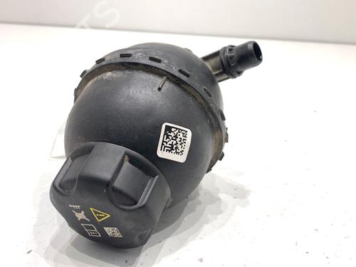 Used Expansion tank Expansion tank BMW 5 (G30, F90) 520 d xDrive (190 hp) 39323533 39323533