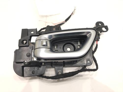 Used Front left interior door handle Front left interior door handle 39280765 39280765