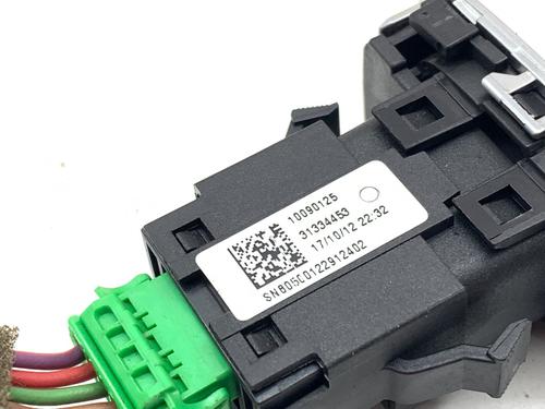 Switch VOLVO V40 Hatchback (525) D2 | BP39643068I30 - Image 3