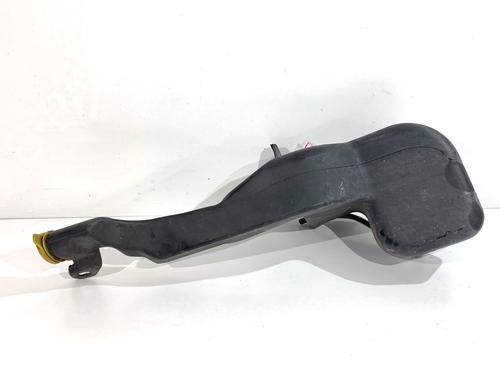 Used Windscreen washer tank Windscreen washer tank 39327472 39327472