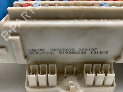 Fuse box VOLVO V50 (545) 2.0 D | BP40489395E1 - Image 4