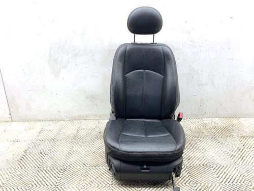 Used Right front seat Right front seat 39300858 39300858