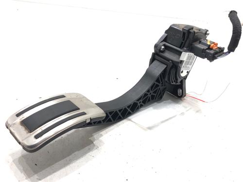 Used Pedal Pedal 39280063 39280063